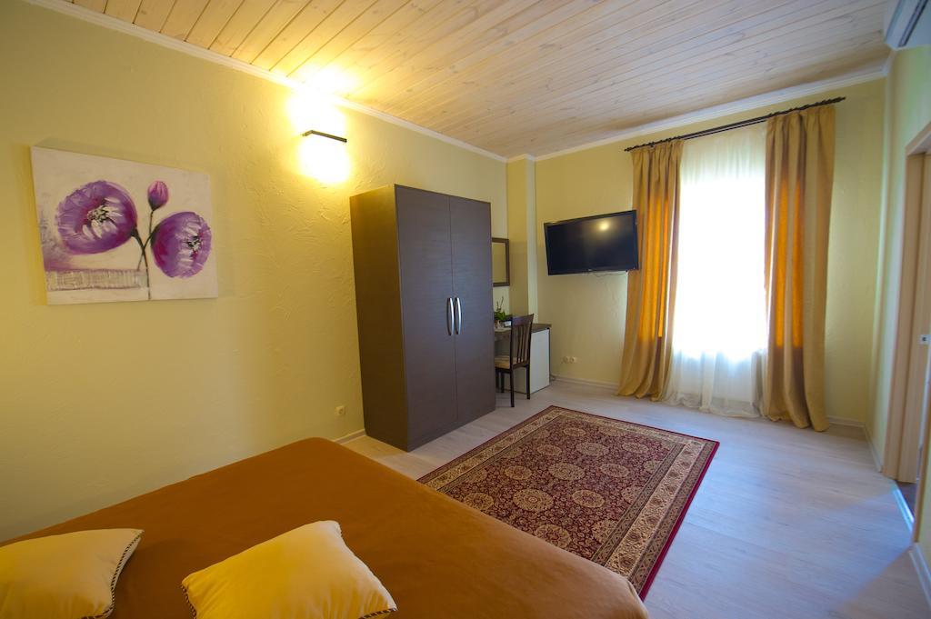 Prince Trubetskoi Winery Hotel Nova Kakhovka Ruang foto