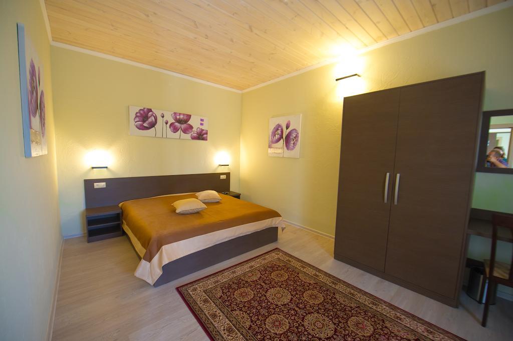 Prince Trubetskoi Winery Hotel Nova Kakhovka Ruang foto